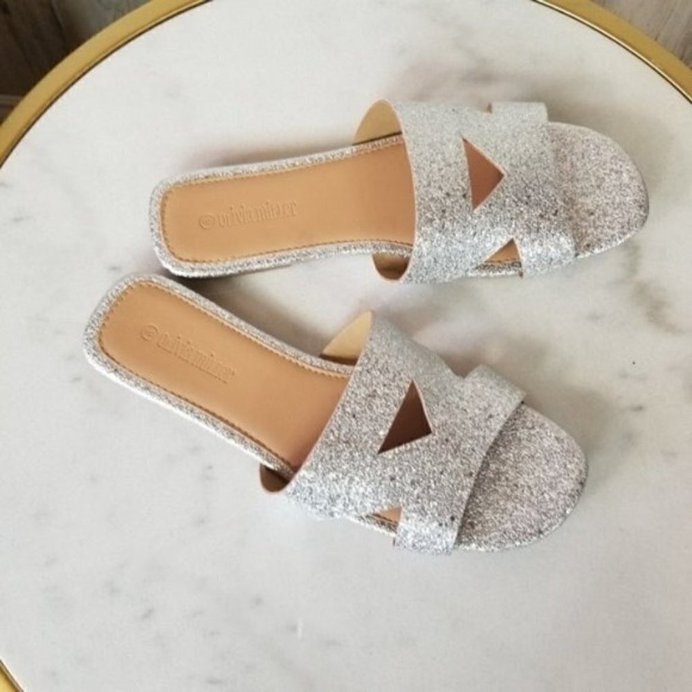Olivia Miller Women's Night Sandals Silver Glitter - Picture 4 of 5